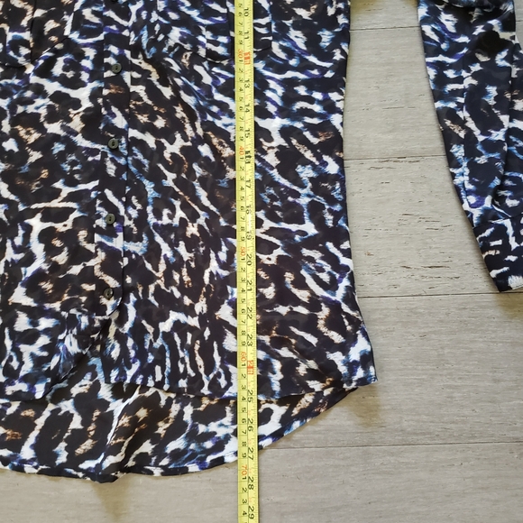 Guess Brown and Blue Leopard Blouse With Pockets Size Small - Picture 8 of 9